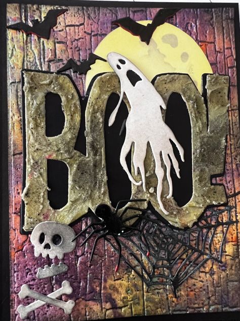 Had fun with Tim Holtz mica spray and grit paste Handmade Halloween Cards, Tombstone Diy, Deco Halloween, Tim Holtz Dies, Halloween Paper Crafts, Halloween 6, Carte Halloween, Tim Holtz Cards, Halloween Cards Handmade