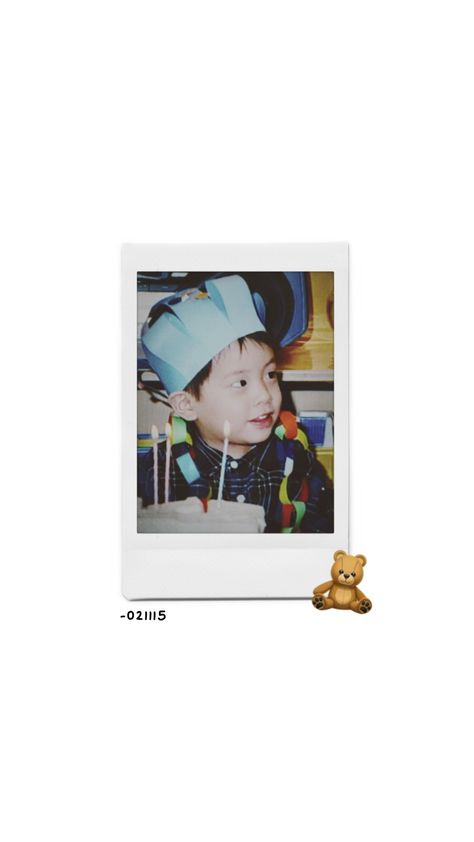 Jay Polaroid Wallpaper, Enhypen Polaroid Wallpaper, Jay Wallpaper, Yellow Theme, Cute Panda Wallpaper, Wallpaper Cute, Childhood Photos, Black Wallpaper Iphone, Wallpaper Black