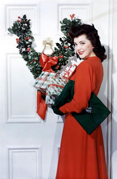 Christmas Pinup, Ann Rutherford, 1940s Christmas, Celebrity Christmas, Hollywood Christmas, Vintage Christmas Photos, A Vintage Christmas, Natalie Wood, Design Moda