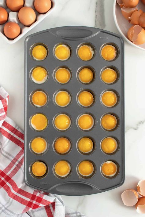 How to Cook Runny Eggs in a Mini Muffin Pan Baker Mama, Breakfast Carbs, Cups Recipes, Edible Playdough, Ways To Cook Eggs, French Toast Roll Ups, Fluffy Scrambled Eggs, Classic French Toast, Brown Sugar Bacon