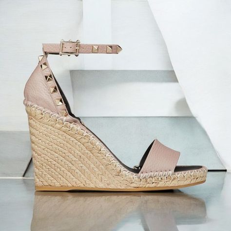 It's VALENTINO GARAVANI Day at Vicksin.com ROCKSTUD DOUBLE ESPADRILLE WEDGES (SRP $890) Vicksin's Price: $599 SHOP Vicksin.com for amazing SAVINGS on DESIGNER SHOES! #valentinogaravanishoes #shoppingonline #vicksin #designershoes #VALENTINOGARAVANI Valentino Garavani Shoes, Espadrilles Wedges, Valentino Garavani, Designer Shoes, Cool Girl, Espadrilles, Wedges, Quick Saves