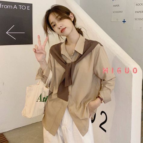 Brown Button Up Shirt Outfit, White Vneck Tshirt, Brown Button Up Shirt, Button Up Shirt Outfit, Korean Fashion Blouse, Shirt Korean, Brown Shirt, Loose Tees, Elegant Blouses