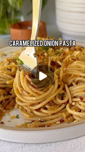 Carmen Spillette on Instagram: "This Caramelized Onion Pasta will blow your mind 🤌🏽🤌🏽

It’s crunchy, spicy, sweet and salty - highly addictive! 

🛒 Here’s what you need: 

Spaghetti 
Shallots
Yellow onion
Garlic
Butter
Olive oil
Soy sauce
Chili crisp
Panko breadcrumbs
Smoked paprika
Fresh parsley for garnish 

➡️ Comment - ONION - I will DM you the recipe 

➡️ As always, the full recipe is on my website www.eatwithcarmen.com - search ONION 

Enjoy! 

#pastalovers #noodle #caramelizedonions #easydinner #cheapeats" Caramelized Onion Pasta, Spicy Spaghetti, Onion Recipes, Spaghetti Recipes, Cheap Eats, Garlic Butter, Fresh Parsley, Shallots, Yellow Onion