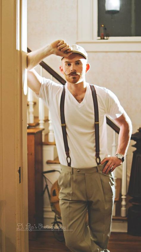 My very pretty friend Rob. Hombres Aesthetic, Men's Suspenders, Polo Outfit, Suspenders Men, News Cafe, Mens Fashion Smart, Male Photography, Mens Style, Peaky Blinders