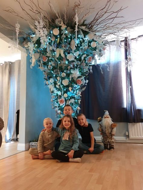 Upside Down Christmas Tree Hanging From Ceiling, Upside Down Xmas Tree, How To Decorate An Upside Down Christmas Tree, Christmas Tree From Ceiling, Upside Down Christmas Tree Ideas, Cat Proof Christmas Tree, Christmas Ceiling Decorations, Upside Down Christmas Tree, Silver Christmas Decorations