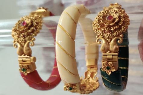 Shankha Pola, Shakha Pola Bangles, Rajwadi Bangles, White Bangles, Gold Earrings For Kids, Bangle Design, Gold Jewelry Outfits, Indian Bridal Jewelry Sets, Fancy Jewelry Necklace