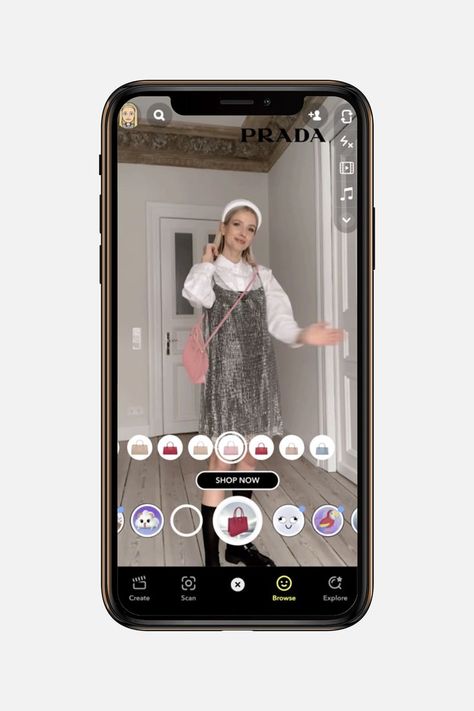 Snapchat wants to stand out with AR tools that are a gateway for virtual try-on and AR glasses, and it needs fashion’s buy-in to do it. Snapchat Design, Vogue Business, Snapchat Photo, Ar Glasses, Ar Filter, Event Tech, Ar Technology, Fashion Marketing, Virtual Fashion