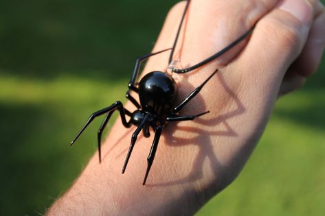 Toilet Paper Roll Diy, Goth Pendant, Glass Spider, Spider Ornament, Spider Pendant, Spider Necklace, Glass Sculptures, Paper Rolls, Flower Ideas