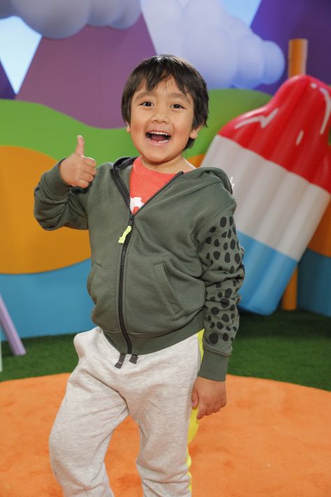 Nickelodeon Unveils Ryan’s Mystery Playdate, Brand-New Preschool Series Starring YouTube Superstar Ryan of Ryan ToysReview | Business Wire Ryan World, Diy Ball Pit, Ryans World, Communion Party, World Party, Bear Pictures, Nick Jr, Kid Movies, Downey Junior