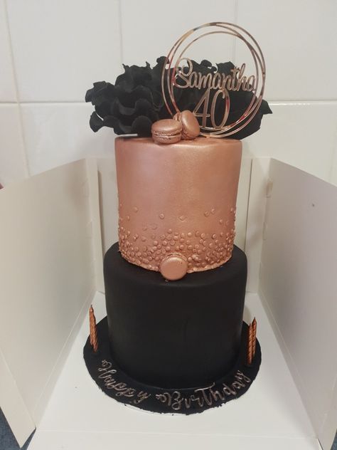 Black And Rose Gold Cake, Black And Gold Birthday Cake, Unique Cakes Designs, Rose Gold Cake, Gold Birthday Cake, 50th Bday, Black And Rose Gold, 40th Birthday Cakes, Gold Cake