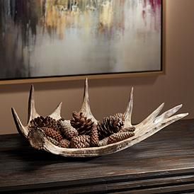 Moose Decor Rustic, Hunters Lodge Decor, Moose Antlers Decor, Alcohol Smoothies, Shed Antler Display Ideas, Antler Display Ideas, Modern Urban Living Room, Moose Antler Decor, Rustic Hunting Decor