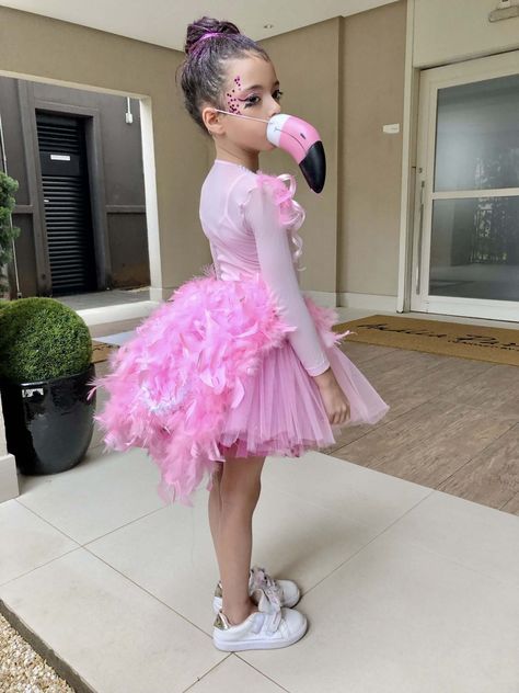 Flamingo Costume DIY Ideas for Kids - Kids Art & Craft Flamingo Costume Womens, Flamingo Fancy Dress, Diy Flamingo Costume, Costume Diy Ideas, Butterfly Costume Kids, Flamingo Halloween Costume, Diy Flamingo, Flamingo Costume, Halloween Costumes For Work