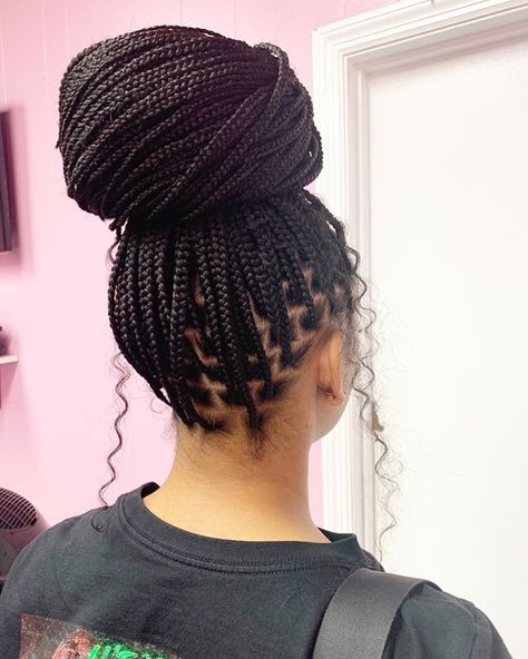 Knotless Box Braids Bun, High Bun Braids, Box Braids In A Bun, High Bun Braid, Box Braids Bun, Bun Outfit, Bun Braid, Small Knotless, Hairstyle Braids