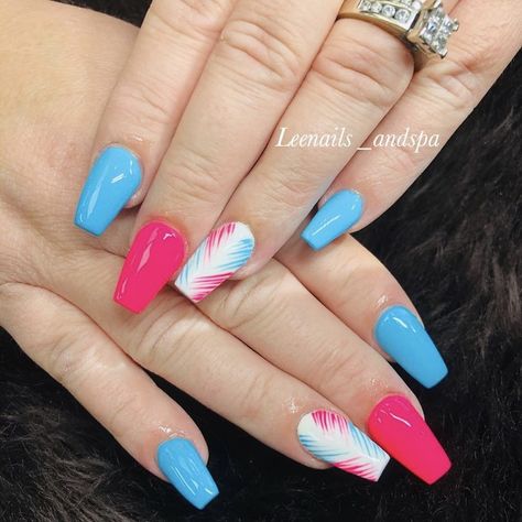 Pink And Blue Tropical Nails, Blue And Pink Summer Nails, Florescent Nail Ideas, Pink And Blue Nails Gender Reveal, Hot Pink And Blue Nails, Pink And Blue Nails Design, Gel Nails Pink And White, Pink And Turquoise Nails, Nails Blue And Pink