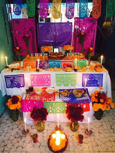 Day Of The Dead Diy, Dia De Los Muertos Decorations Ideas, Day Of The Dead Party, Mini Altar, Día De Muertos, Dia De Muertos, Day Of The Dead, Animal Crossing, Coco