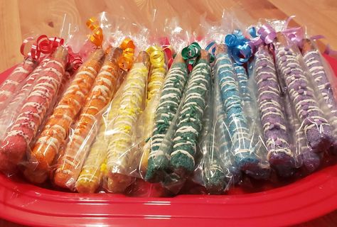 Rainbow Pretzel Sticks, Cocomelon Pretzel Rods, Rainbow Pretzel Rods, Rainbow Pretzels, Dipped Pretzel Rods, Coco Melon, Painting Birthday Party, Trolls Party, Cocomelon Birthday