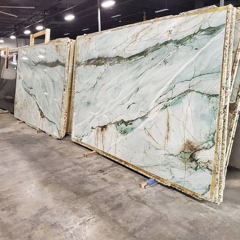 Quartz Kitchen Countertops Colors, Quartzite Countertops Colors, Countertop Colors, Marble Countertops Kitchen, Quartz Kitchen Countertops, Countertop Colours, Beach House Kitchens, Quartzite Countertops, Dream Kitchens Design