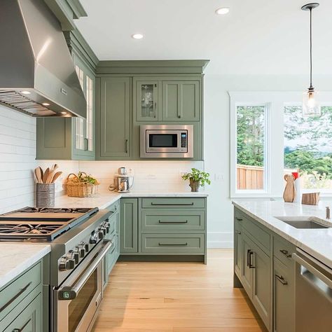 25 Kitchen Cabinet Color Ideas to Transform Your Space! Kitchen Cabinet Colors Green, Kitchen Cabinets Green, Neutral Kitchen Cabinets, Cabinet Color Ideas, Kitchen Cabinet Color, Kitchen Cabinet Color Ideas, Neutral Kitchen, Cabinet Color, Modern Kitchen Cabinets