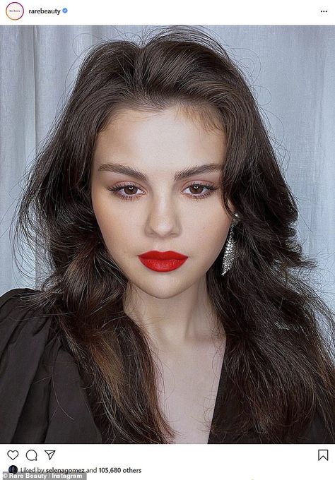 Selena Gomez Red Lips, Maquillaje Selena Gomez, Hung Vanngo, Selena Selena, Selena Gomez Cute, Selena G, Bold Red Lips, Selena Quintanilla, Marie Gomez