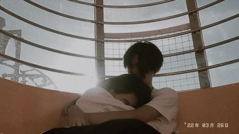 Ferris Wheel Couple Picture, Ferry Wheel Aesthetic, Ferris Wheel Date, Ferris Wheel Couple, Book Edits, Korean Couple, Wedding Board, Couple Aesthetic, Photo Inspo