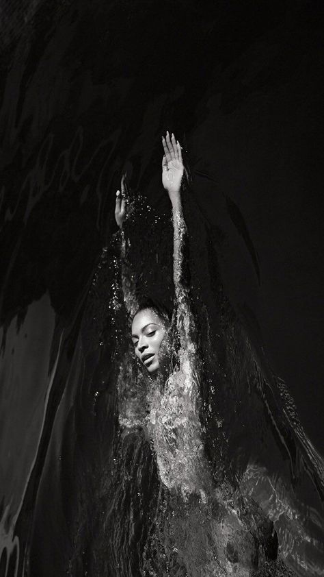 Beyonce Homecoming, Beyonce Aesthetic, Beyonce Wallpaper, Beyonce Coachella, Beyonce Pictures, Wallpaper Theme, Queen Bee Beyonce, Black Legends, Sasha Fierce