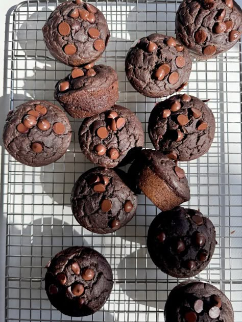 These delicious, moist, and easy double chocolate muffins are packed with zucchini and spinach, but you would never know it! They are the perfect treat for picky eaters, and you can easily make them vegan as well. Muffins For Kids, Double Chocolate Zucchini Muffins, Spinach Muffins, Veggie Muffins, Bullet Recipes, Chocolate Zucchini Muffins, Double Chocolate Muffins, Nutribullet Recipes, Zucchini Muffins