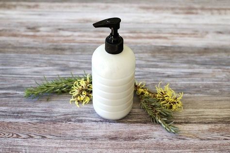 Tea Tree Oil Shampoo Diy, Hair Growth Shampoo Products, Hair Growth Recipes, Tea Tree Oil Shampoo, Rid Of Dandruff, Coffee Facial, Coconut Shampoo, Tea Tree Shampoo, Hair Growth Foods