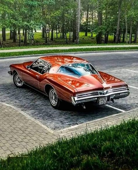 Classic Cars Usa, Buick Cars, Old Vintage Cars, Cars Usa, Vintage Muscle Cars, Buick Riviera, American Classic Cars, Classy Cars, Old Car