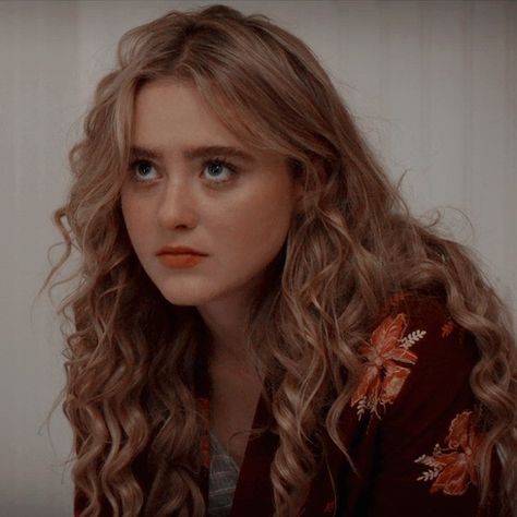 Allie Pressman, Kathryn Newton, Florence Pugh, Florence, Curly Hair, Penny, The Story, Hair