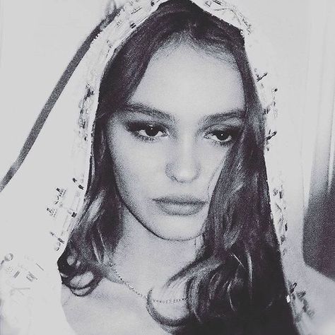 Lily Rose Depp 2016, Lily Rose Depp Aesthetic, Lily Depp, Rose Icon, December 8, Lily Rose Depp, Hazel Eyes, Lily Collins, Lily Rose