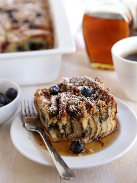 Blueberry Pancake Bake - Oh Sweet Basil Baked Pancake Recipe, Pancake Bake, Yummy Pancake Recipe, Delicious Breakfast Casserole, Blueberry Pancake, Christmas Breakfast Recipe, Baked Pancakes, Breakfast Casseroles, Tasty Pancakes