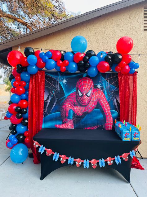 Fête Spider Man, Avengers Birthday Party Decorations, Spiderman Theme Party, Spiderman Birthday Party Decorations, Spiderman Decorations, Spiderman Birthday Cake, Spiderman Theme, Avenger Birthday Party, Spiderman Birthday Party