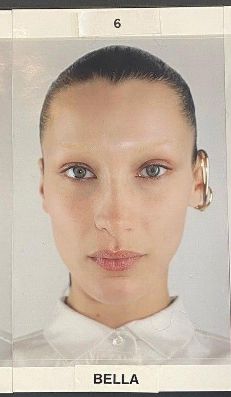 bella hadid Bella Hadid Eyebrows, No Eyebrows, Bleached Eyebrows, Isabella Hadid, Light Brow, Tinted Brow Gel, Model Lifestyle, Bella Hadid Style, Hadid Style