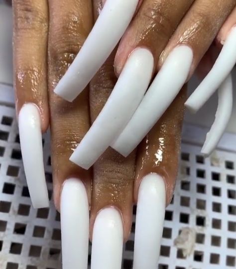 Curved White Nails, Daijah Core, Toenail Ideas, Curve Nails, Nail Designs Bling, Fye Nails, Cute Nail Colors, Long Fingernails, Long Square Nails