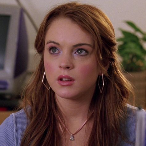 Lindsey Lohan Aesthetic, Mean Girls Pfp, Mean Girls Icons, Pink Y2k Fashion, Cady Mean Girl, Lindsay Lohan Mean Girls, Lindsay Lohan 2000s, Mean Girls Makeup, Mean Girls Aesthetic