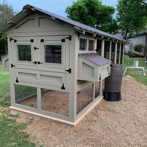 Chicken Coop Building Plans, Walk In Chicken Coop, Chicken Shed, Chicken Barn, Backyard Chicken Coop Plans, Diy Chicken Coop Plans, Backyard Chicken Farming, Best Chicken Coop, Chicken Coop Designs