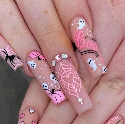 Get inspired with 40 Halloween nail art ideas that are perfect for October, from spooky ghosts to chic black flames. Spider Nails, Nails Pumpkin, Monster Nails, Green Spider, Nail Short, Nail Art Halloween, Holloween Nails, Red Halloween, Press On Nails Long