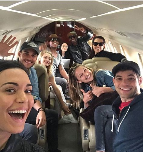 Riverdale and Supergirl Chris And Melissa, Melissa Benoit, Superhero Shows, Supergirl Superman, Supergirl Tv, Melissa Supergirl, The Flash Grant Gustin, Dc Tv Shows, Superhero Memes