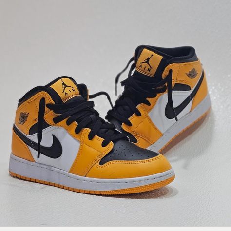 Yellow Black And White Nike Dunks Size-6.5y 7.5 - 8w Received As A Gift . No Issues. Brand New. Tried On But Never Worn Outside Of My Room. Comes With Original Wrapping And Shoebox #Nikedunks #Taxidunks #Nike #Sneakers #Dunks