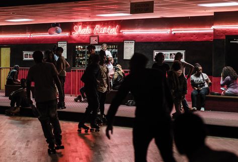 These skate sessions have been one of the biggest social events in the Adamsville and Oakcliff areas since the rink opened in 2000. Stars like Bow Wow, Usher, and Jermaine Dupri skate here, and the 2006 movie ATL was largely filmed inside Cascade. Cascade Roller Rink, Cascade Skating Rink, Atl Aesthetics, Atl Movie, Dates Ideas, Lauren London Nipsey Hussle, Jermaine Dupri, Love Radio, Mood Bored