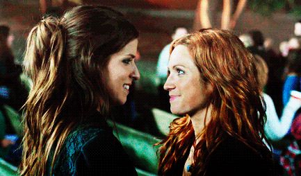 Beca And Chloe, Pitch Perfect Chloe, Chloe Beale, Beca Mitchell, Pitch Perfect Memes, Pitch Perfect 2, Brittany Snow, Perfect Movie, Aubrey Plaza