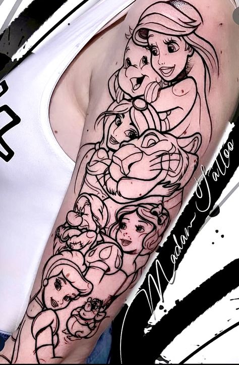 Disney Princess Tattoos For Women, Disney Quarter Sleeve Tattoo, Disney Full Sleeve Tattoo, 90s Cartoon Sleeve Tattoo, Disney Princess Tattoo Ideas Sleeve, Disney Sleeve Tattoo Black And White, Disney Cats Tattoo, Marvel Leg Sleeve Tattoo, Character Sleeve Tattoo