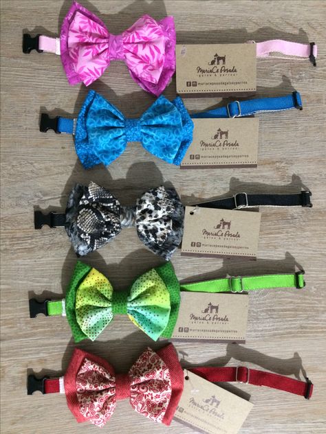 Collar corbatín para perro y gato doble Talla S Ref 107 Dog Collar Display, Pet Accessories Diy, Dog Accesories, Diy Decoracion, Dog Bandanna, Dog Clothes Diy, Pet Dress, Animal Books, Diy Sewing Clothes