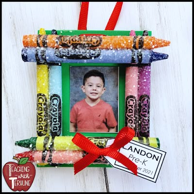 Student Made Christmas Parent Gift Ideas Christmas Crafts For Parent Gift, Preschool Christmas Craft Gifts For Parents, Preschool Ornament Craft For Parents, Easy Parent Christmas Gifts From Students, Christmas Gifts For Parents From Student Craft Ideas, Easy Parent Christmas Gifts From Kids, Christmas Parent Gifts Preschool, Kindergarten Parent Gifts, K4 Crafts