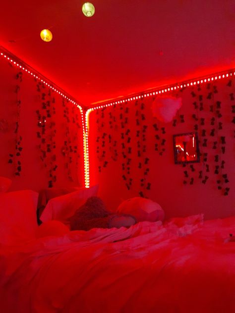 Red Led Lights Bedroom Aesthetic, Red Lights Bedroom, Led Lights Bedroom Aesthetic, Red Room Decor, Neon Rouge, Neon Bedroom, Led Lighting Bedroom, Lights Bedroom, Chill Room