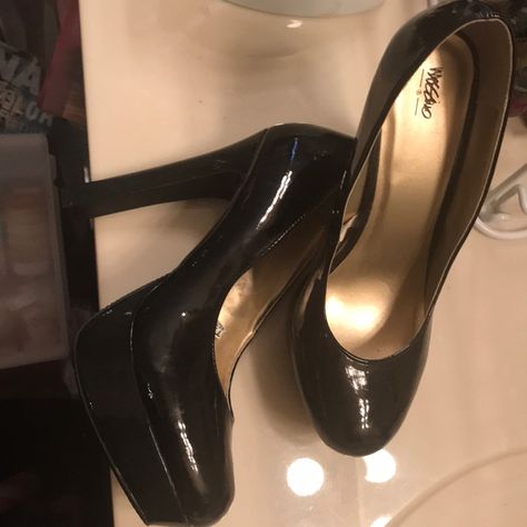 Nwot Mossimo Ladies Black Patent Faux Leather 3 1/2” Platform Heels. Never Worn Heel Inspiration, Black Patent Heels, Vintage Heels, Hot Heels, Ladies Shoes, Leather Shoes Woman, Shoes Color, Fashion Fits, Pretty Shoes