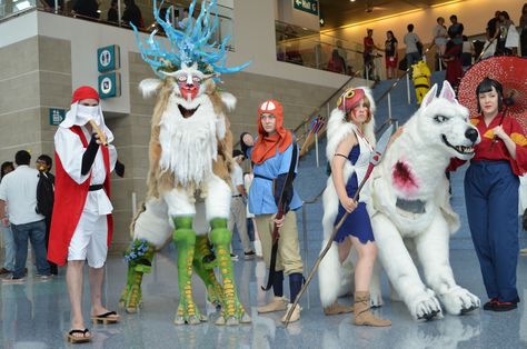 Ponyo Halloween Costume, Prince Mononoke, Halloween Ghibli, Princess Mononoke Couple Costume, Ghibli Costume, Nausicaa Cosplay, Princess Mononoke Cosplay Diy, Princes Mononoke, Lady Eboshi Cosplay