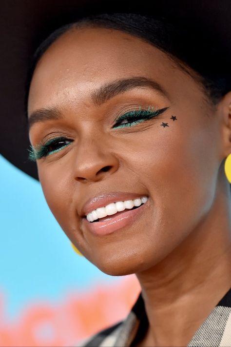 Janelle Monáe Was Literally Starry Eyed at the Kids’ Choice Awards Green Mascara, Green Eyeliner, Orange Carpet, Starry Eyed, Janelle Monáe, Black Cat Eyes, Kids Choice Award, Choice Awards, Beauty Awards