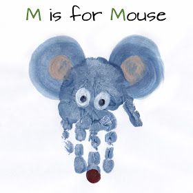 Carimbo: Mão - Ratinho Abc Handprint Art, M Is For Mouse, Letter M Crafts, Foot Print Art, Hand Print Art, Print Crafts, Abc Crafts, Footprint Crafts, Letter Crafts