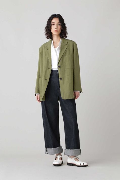 Top 20 Fall Concert Outfit Ideas for 2024: From Retro Vibes to Modern Chic – Style Your Season! Queer Office Outfit, Uniqlo Work Outfit, Gender Neutral Work Outfits, Non Binary Business Casual, Japanese Workwear Women, Queer Work Outfits, Korean Teacher Outfits, Architect Outfit Women, Queer Business Casual